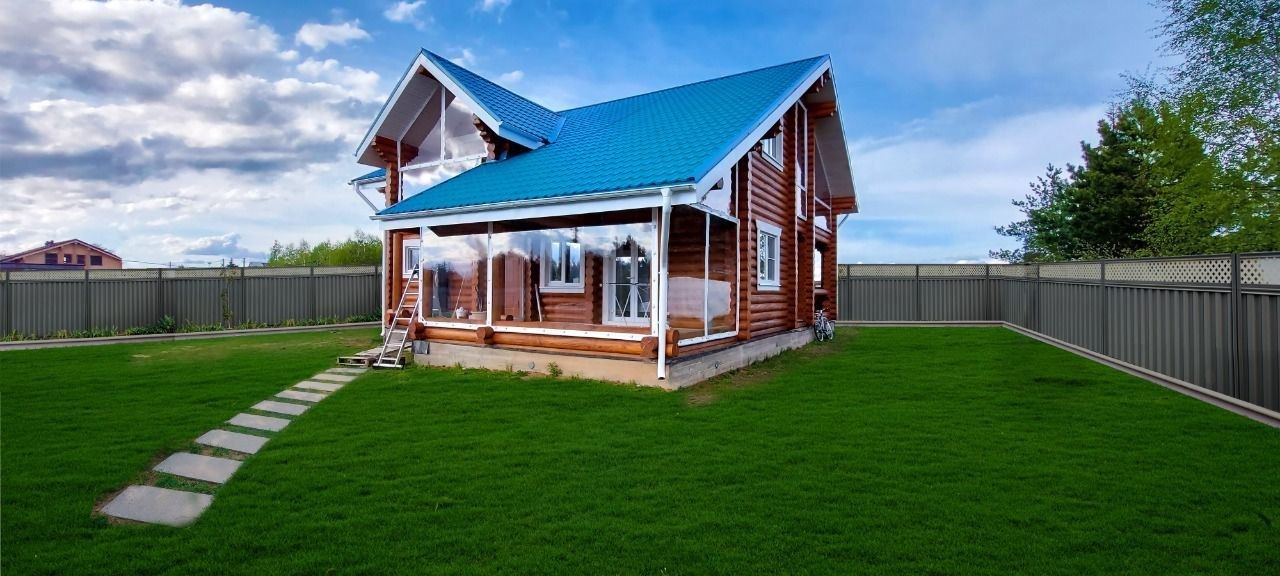 Мягкие окна на веранде загородного дома в городе Лыткарино